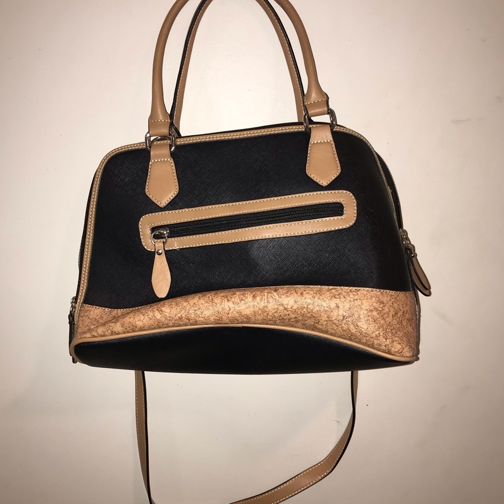 Beautiful cream and black Gianni Bernini tote bag